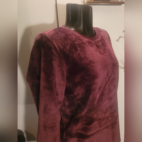 GAIAM Plum Colored Plush slsweater M - Picture 5 of 7